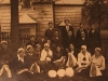 Ksiądz Bazylski z parafianami 1927/1936